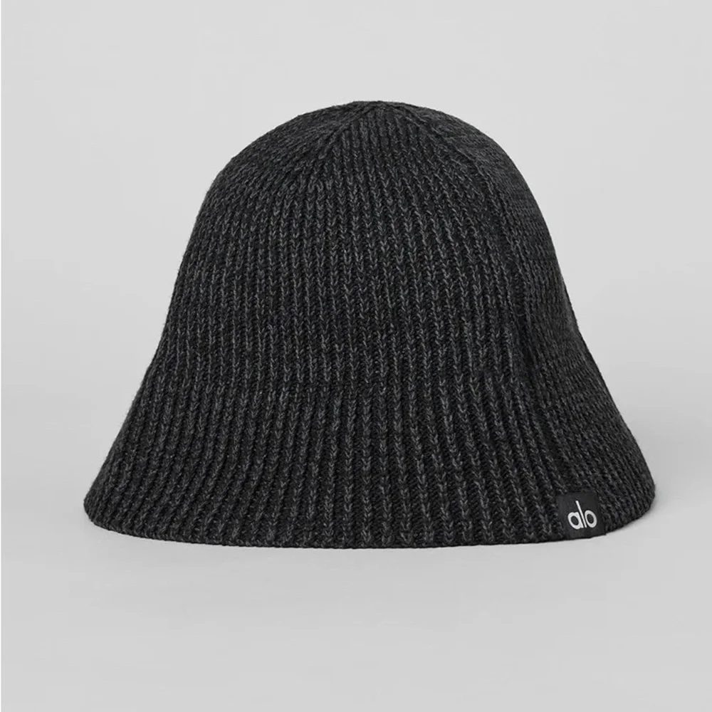 ALO YOGA | ✨NEW✨ Denim Knit Cloche in Black/Anthracite